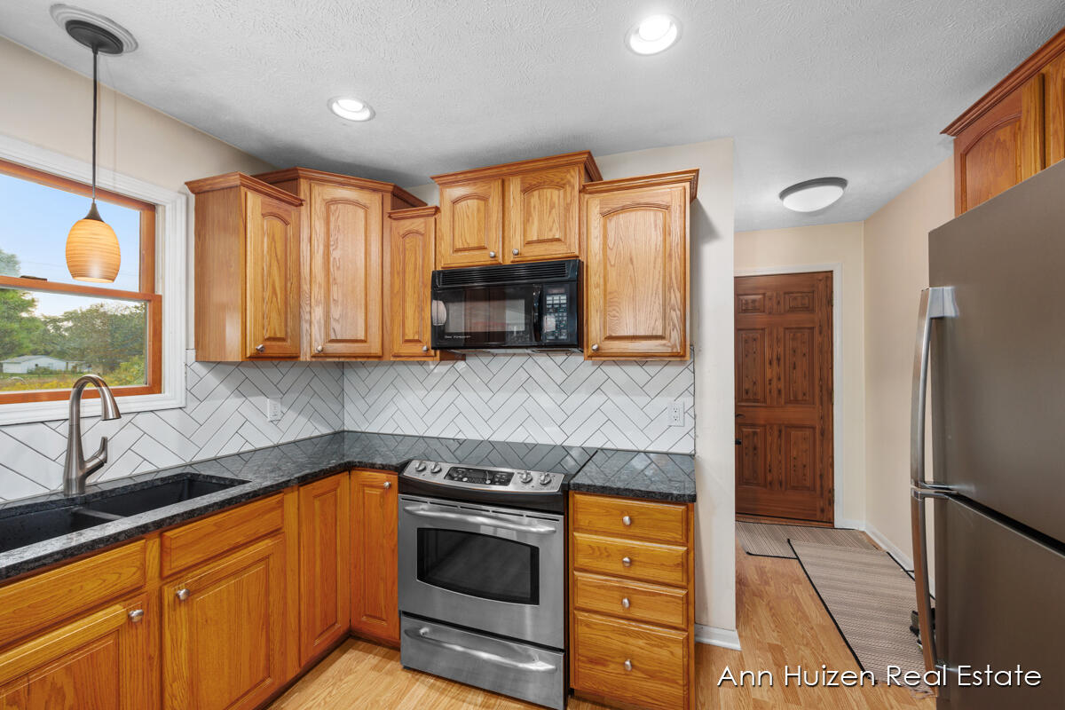 1256 Granada Drive NW