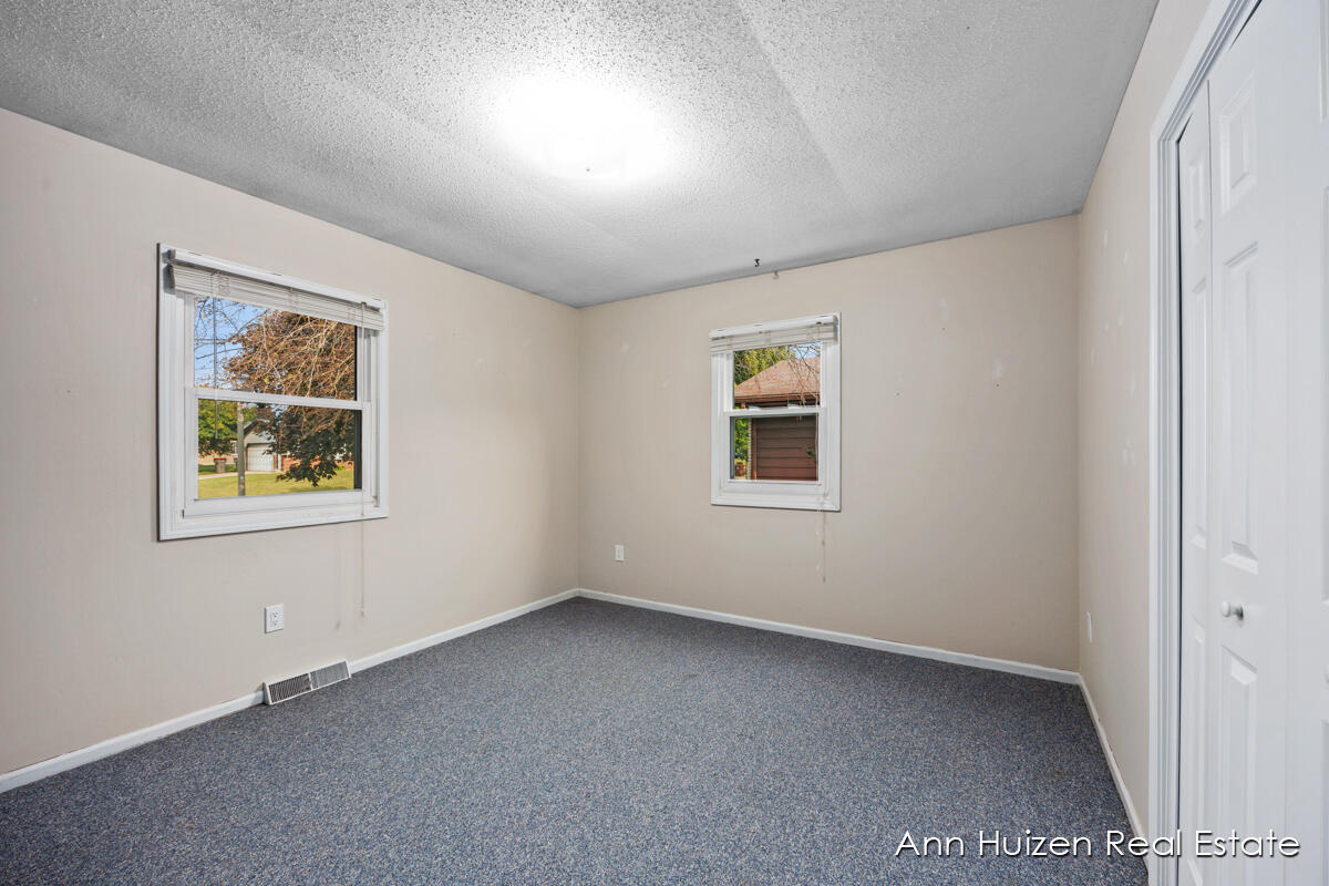 1256 Granada Drive NW