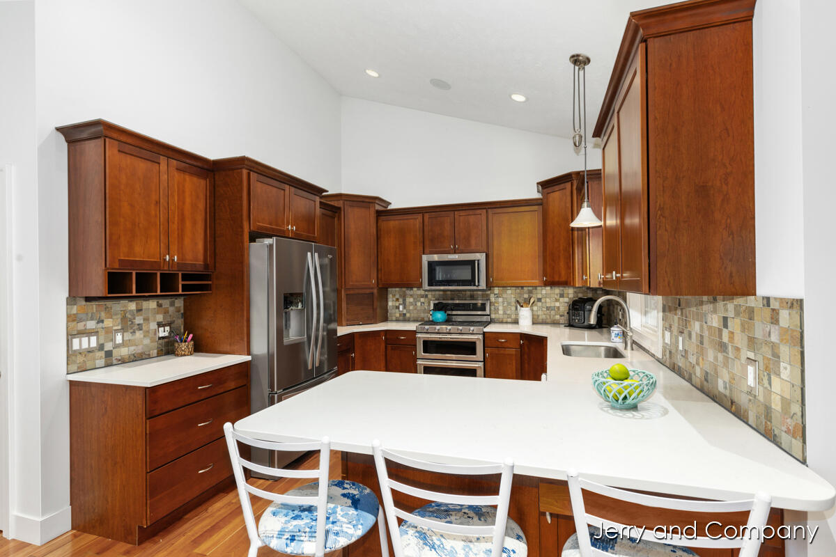 10302 Crabapple Lane