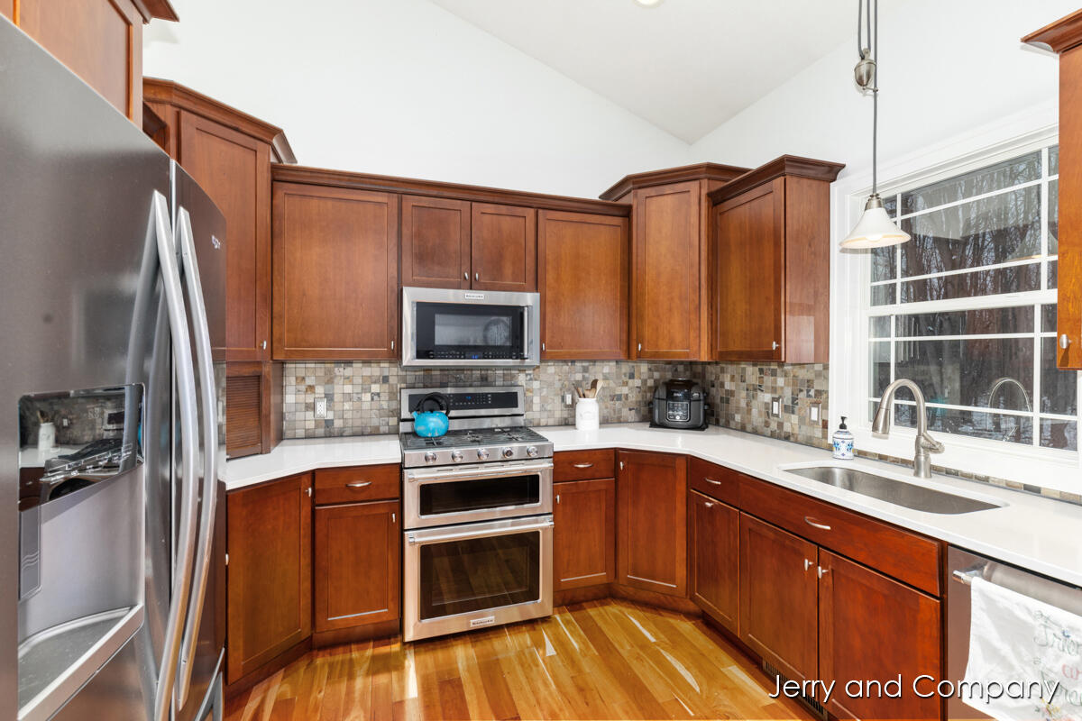 10302 Crabapple Lane
