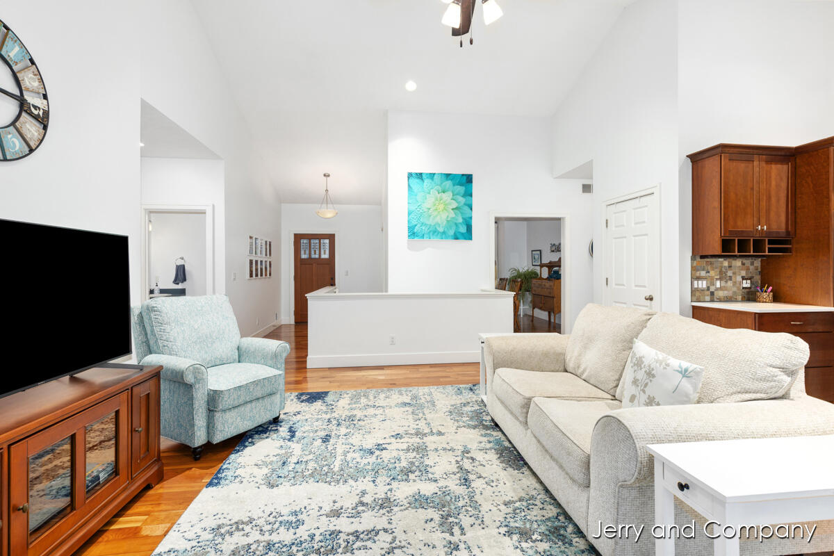 10302 Crabapple Lane