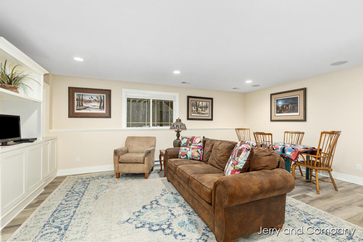 10302 Crabapple Lane