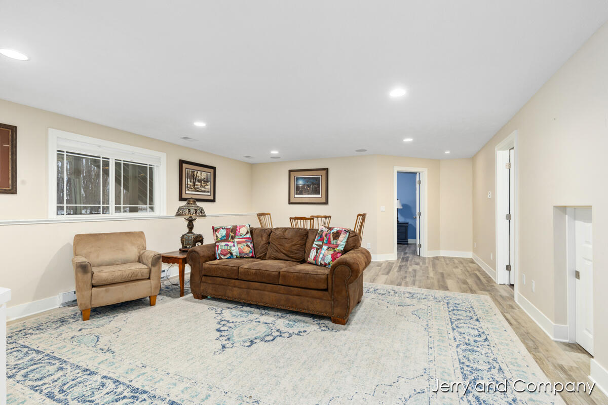10302 Crabapple Lane