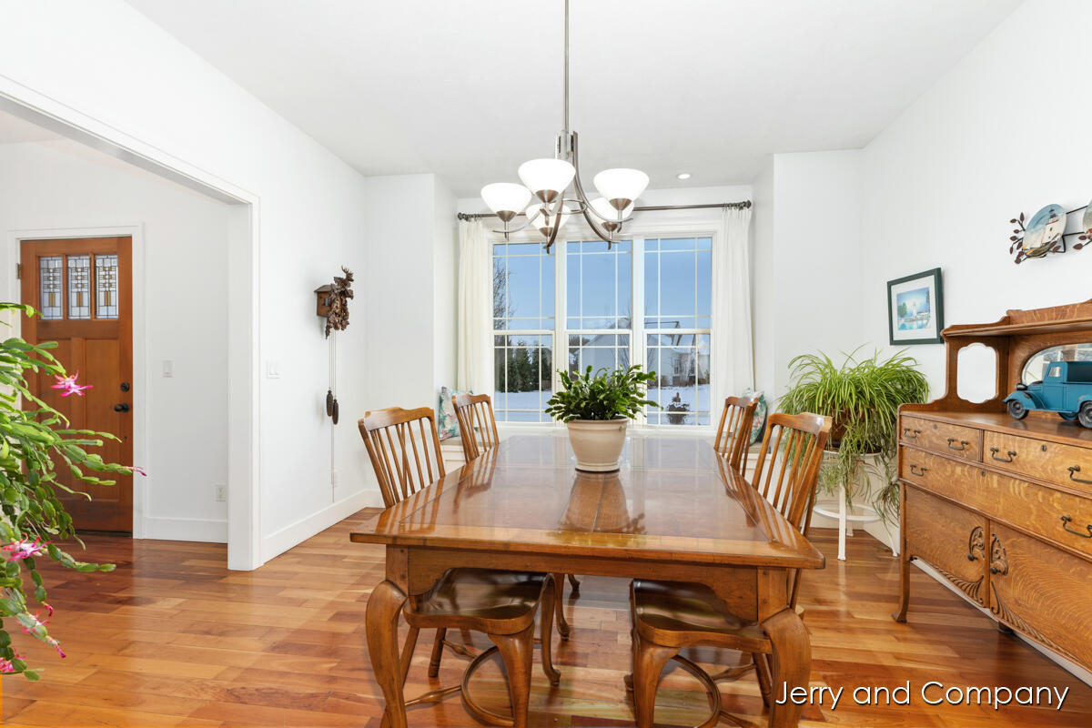 10302 Crabapple Lane