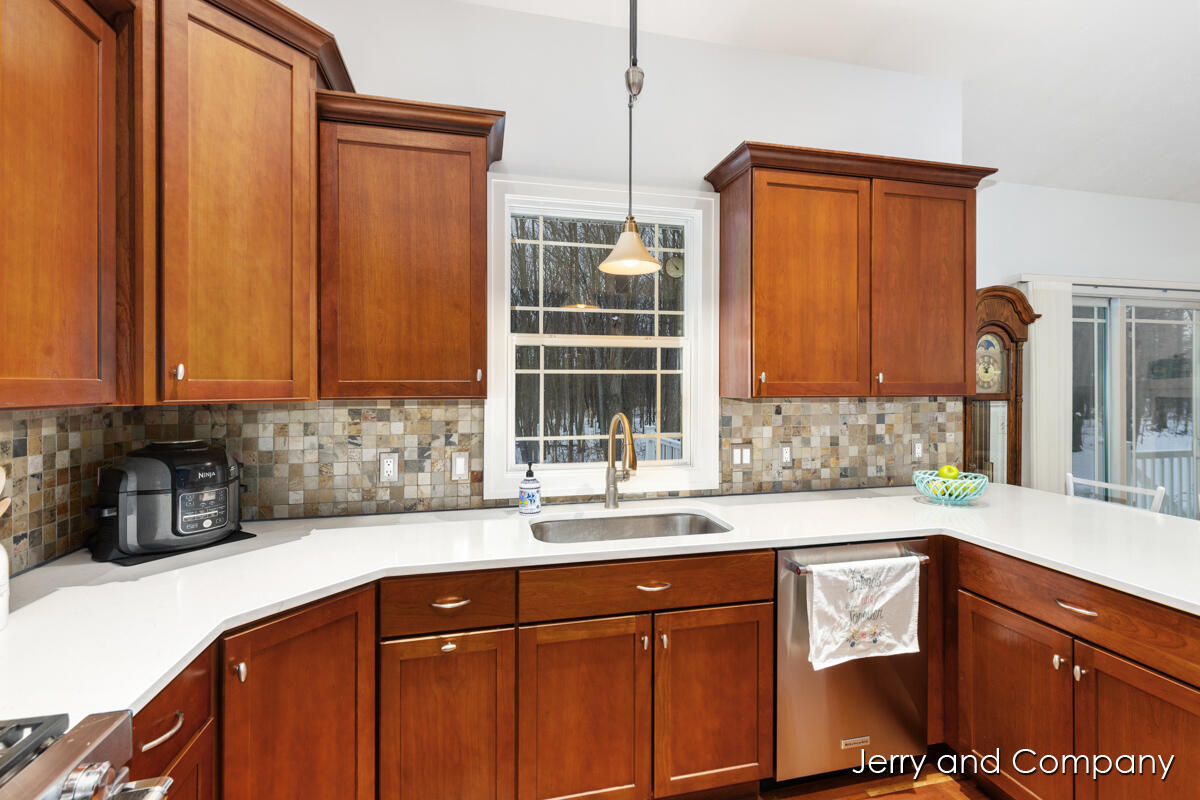 10302 Crabapple Lane