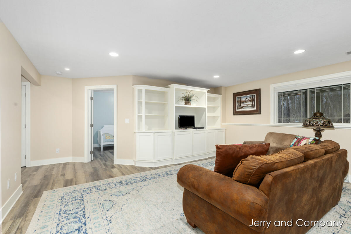 10302 Crabapple Lane