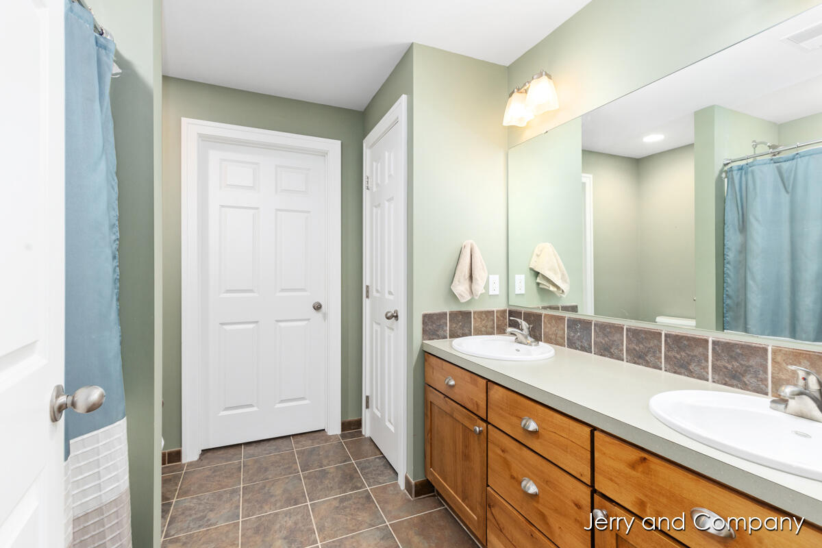 10302 Crabapple Lane