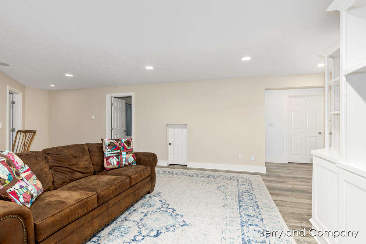 10302 Crabapple Lane