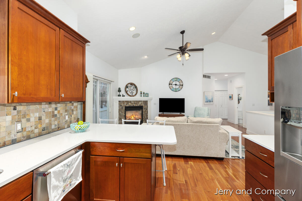 10302 Crabapple Lane