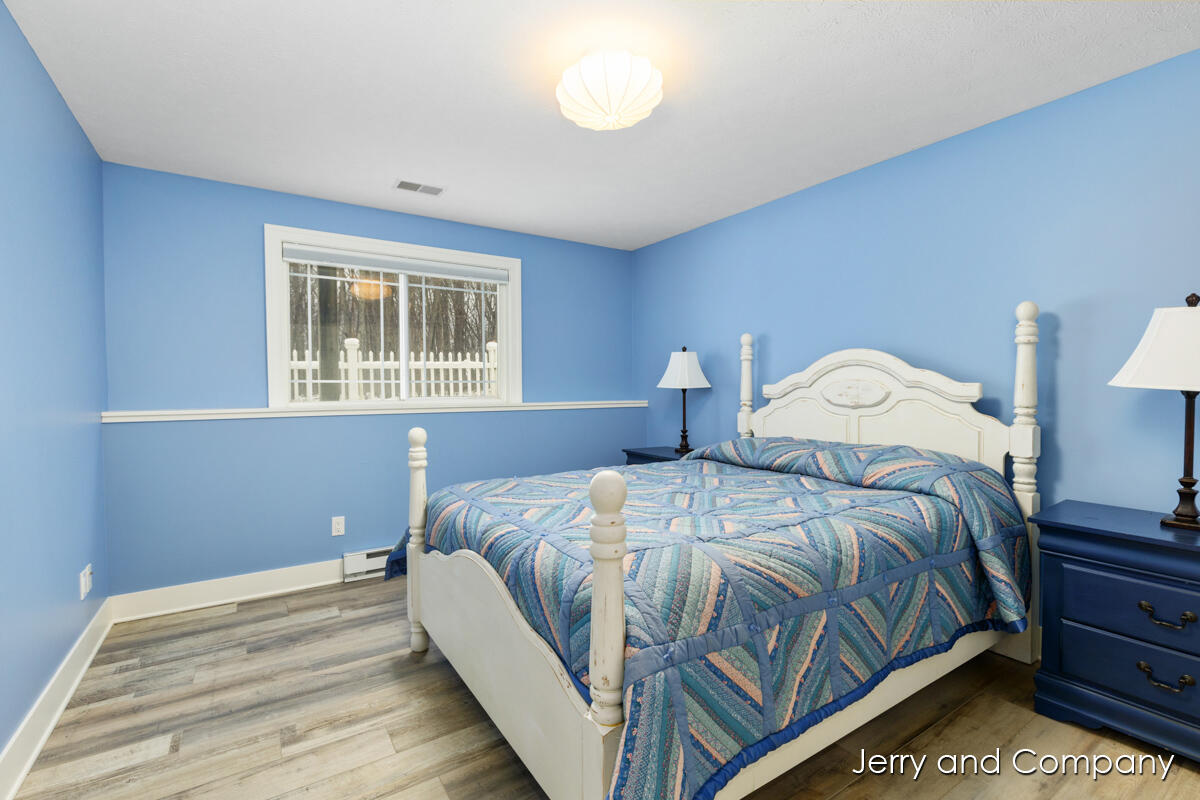 10302 Crabapple Lane