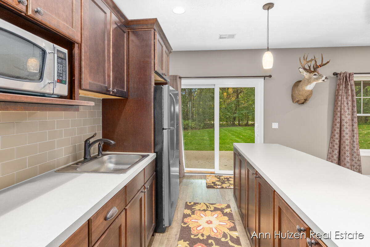 9495 Douglas Fir Court NE