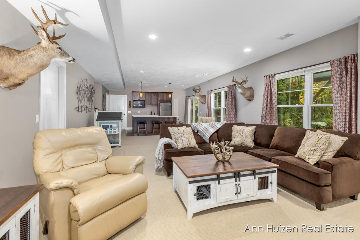 9495 Douglas Fir Court NE