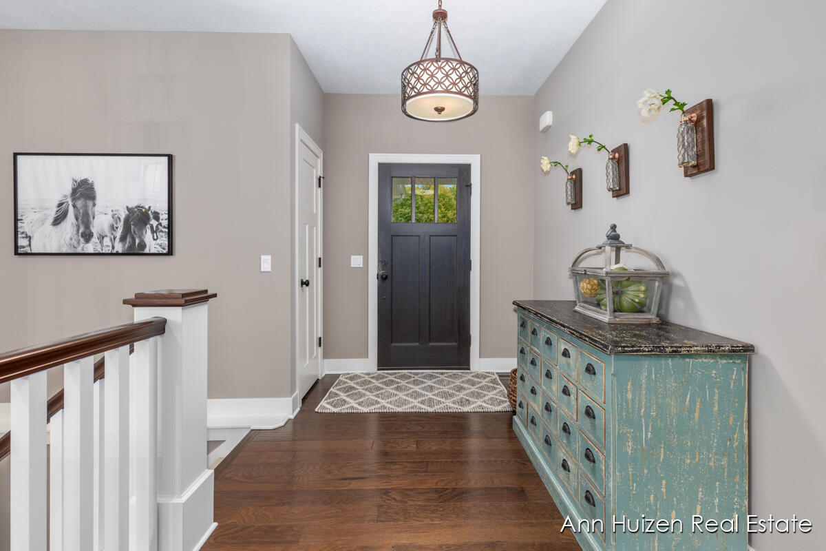 9495 Douglas Fir Court NE