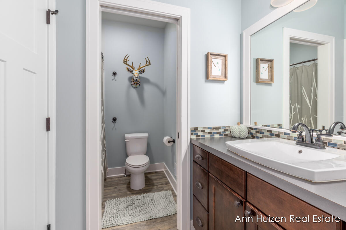 9495 Douglas Fir Court NE