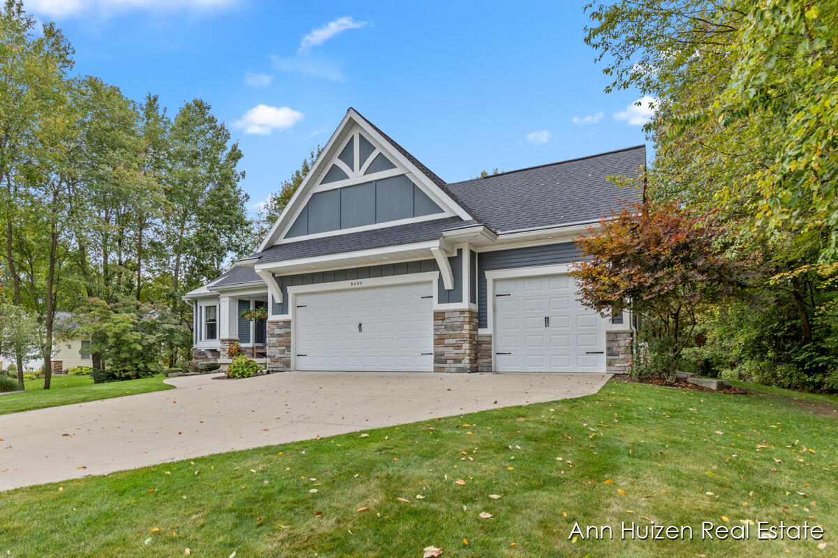 9495 Douglas Fir Court NE