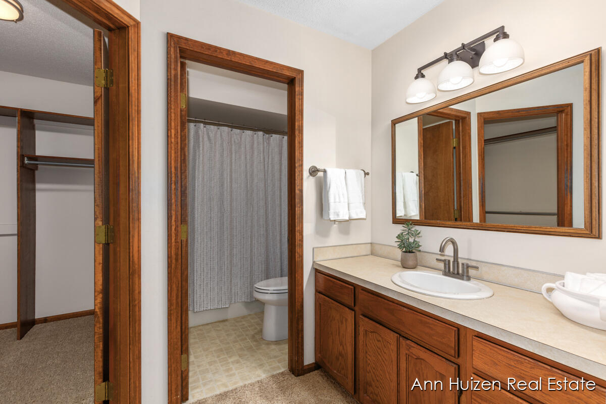 1187 Fairfield Drive, Hudsonville