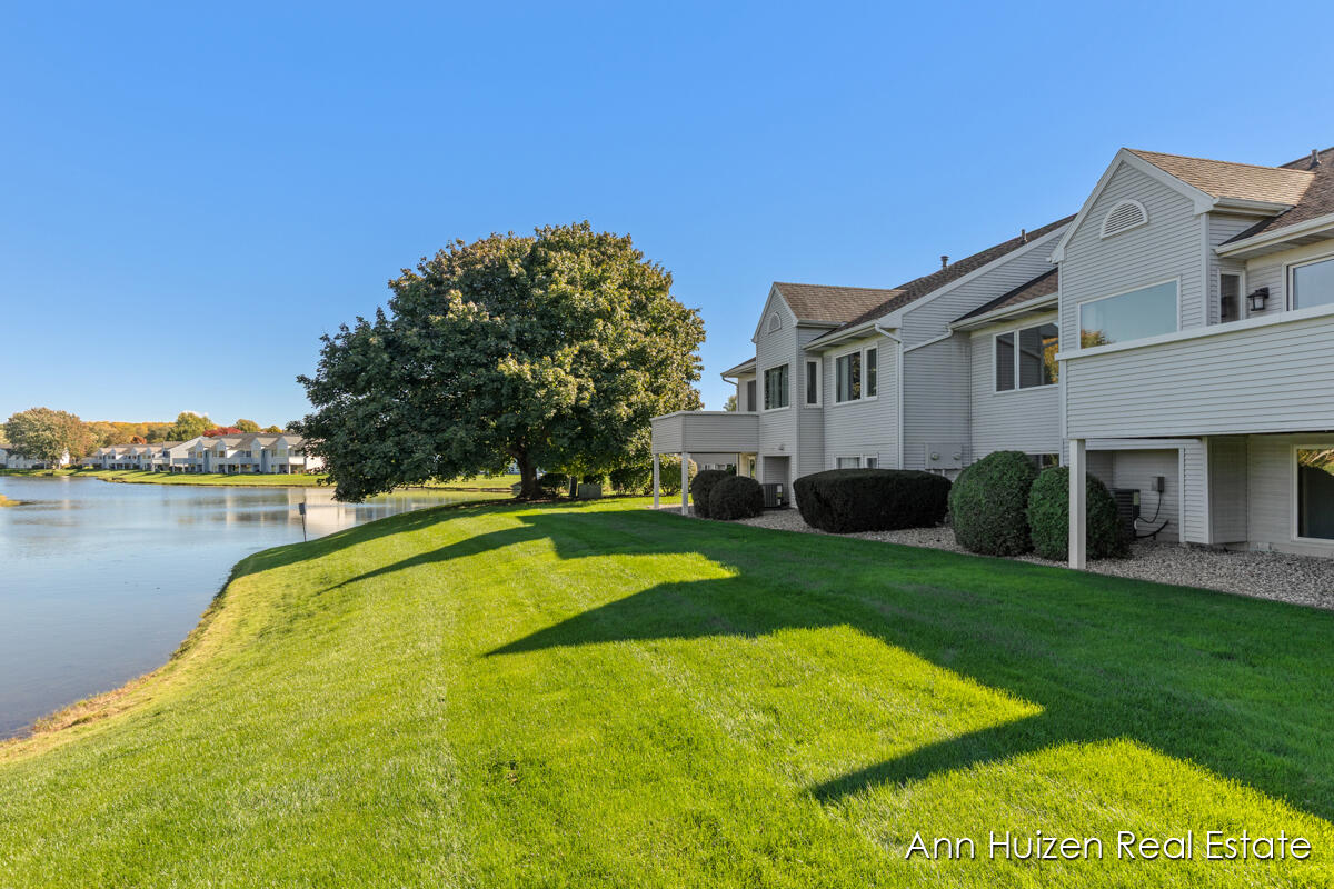1187 Fairfield Drive, Hudsonville