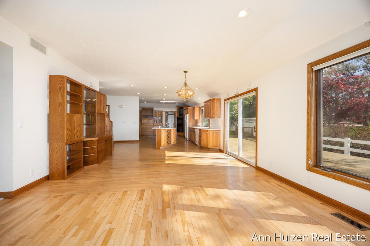 786 N Shore Drive