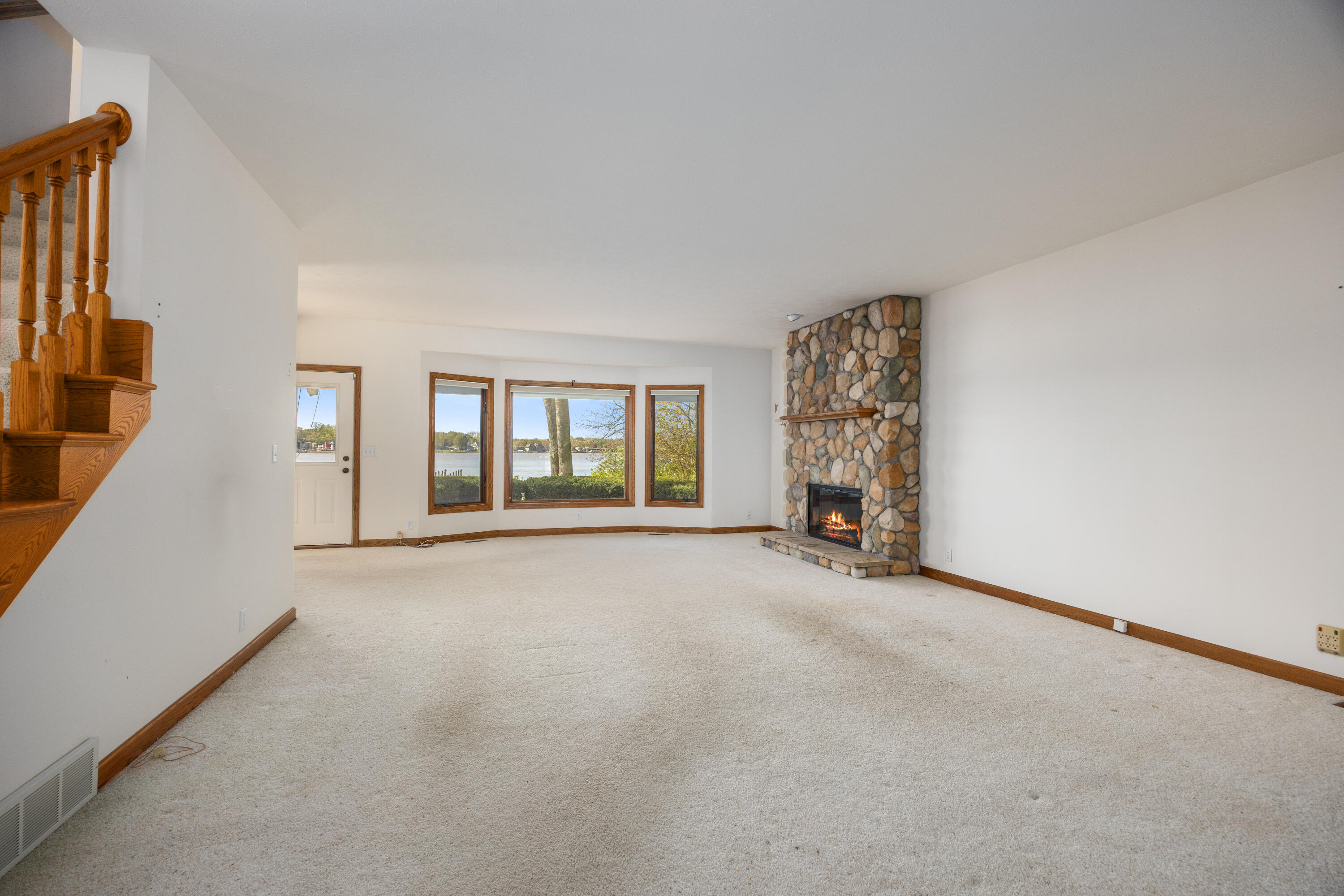 786 N Shore Drive
