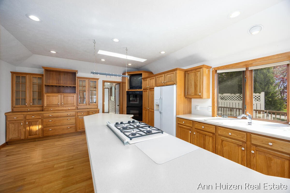 786 N Shore Drive