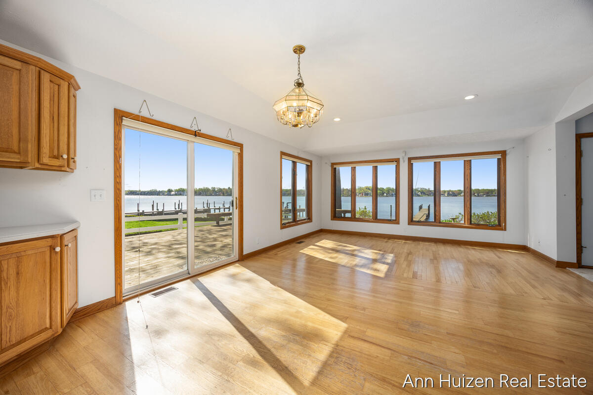 786 N Shore Drive