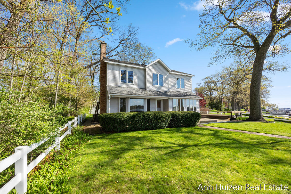 786 N Shore Drive