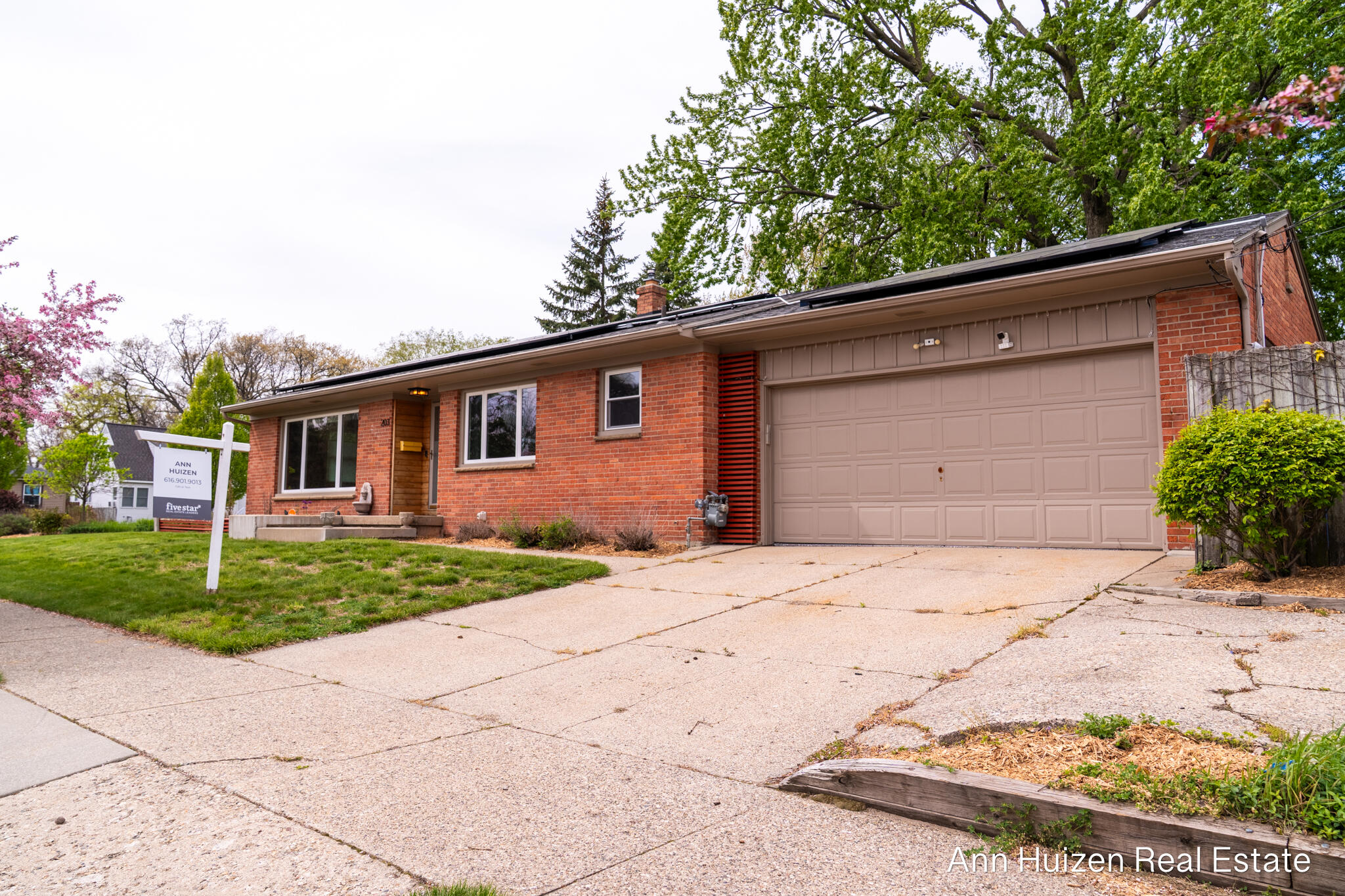 203 Alger Street SE