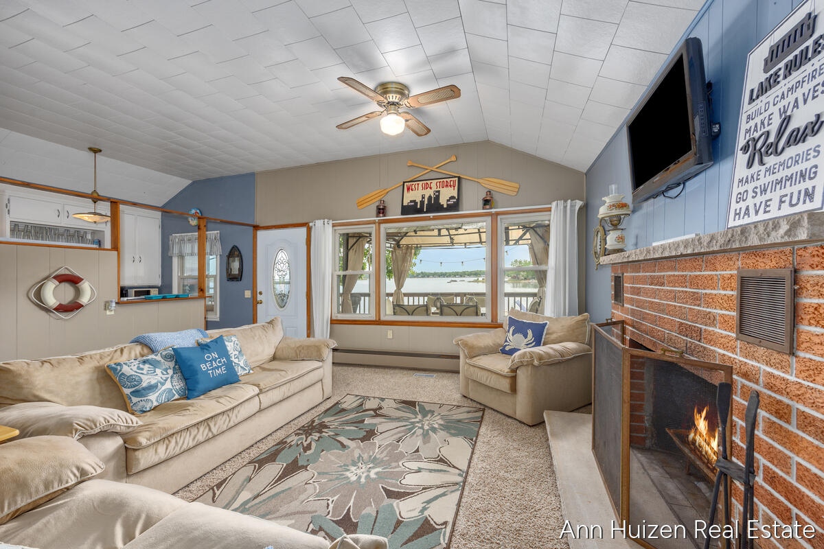 11415 Oak Drive