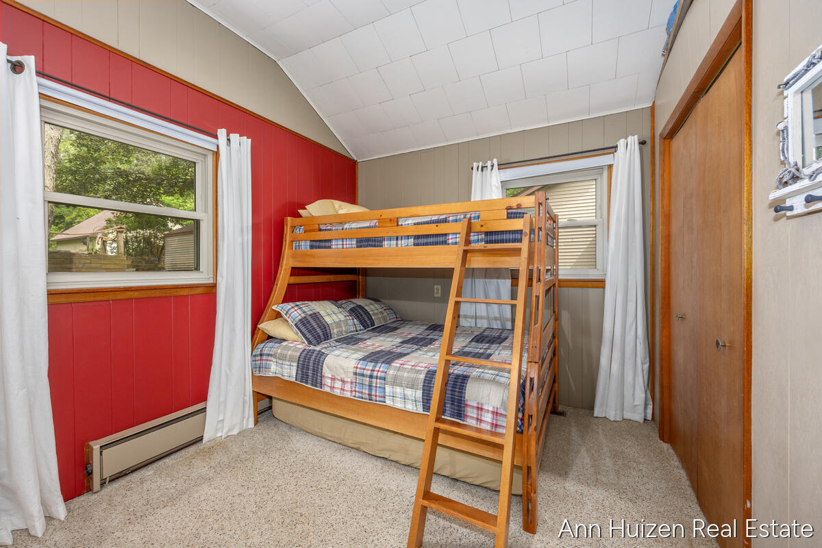 11415 Oak Drive