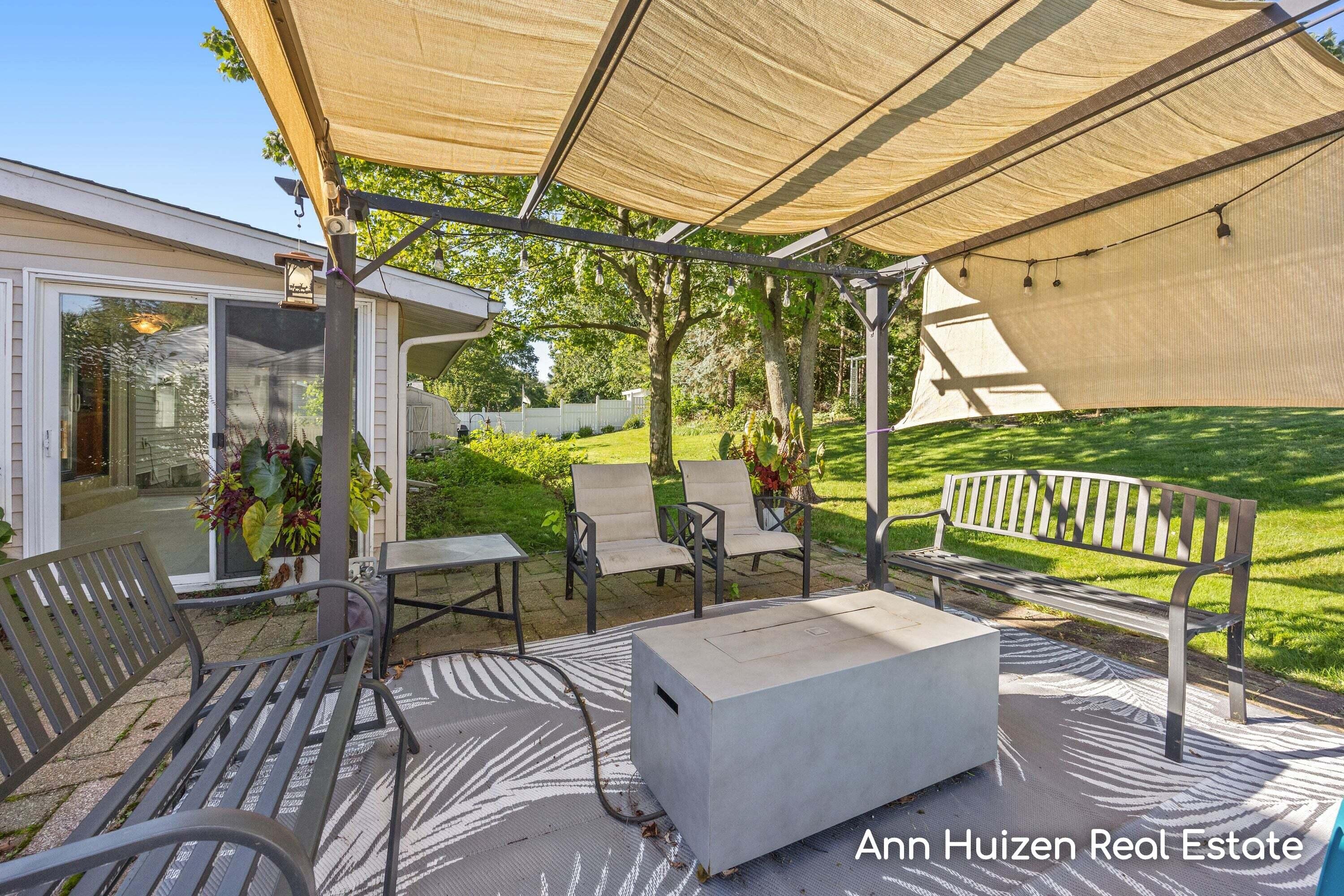 7351 Lupine Avenue