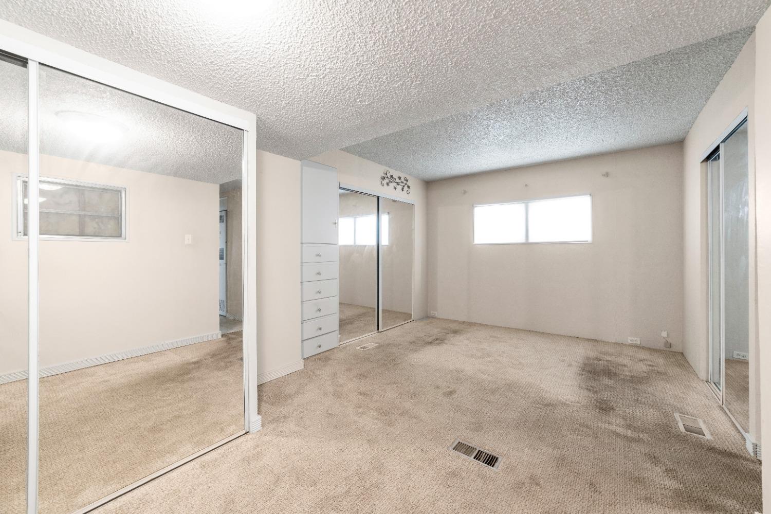 270 Heritage Glen Lane