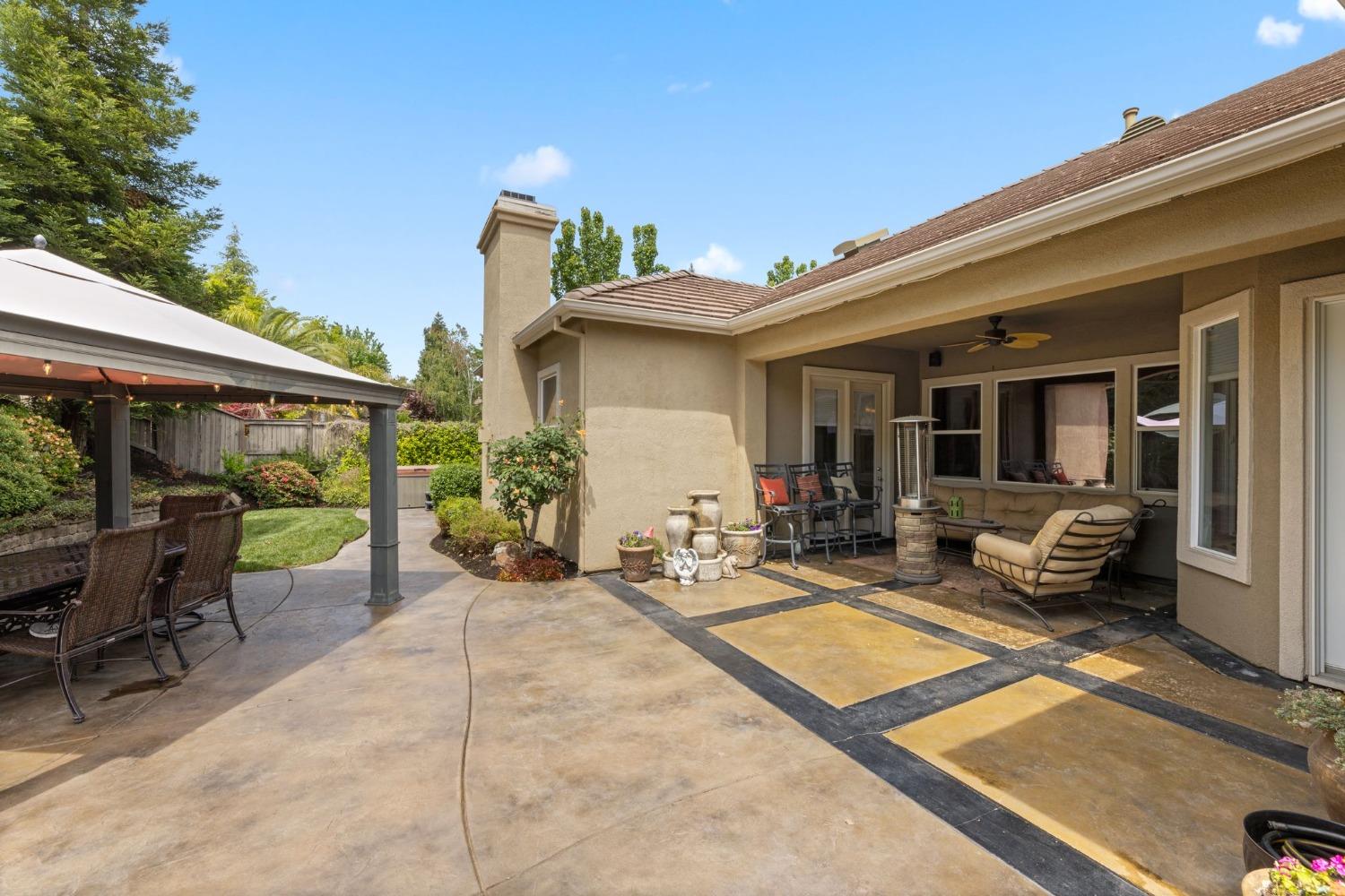 1132 Venezia Drive