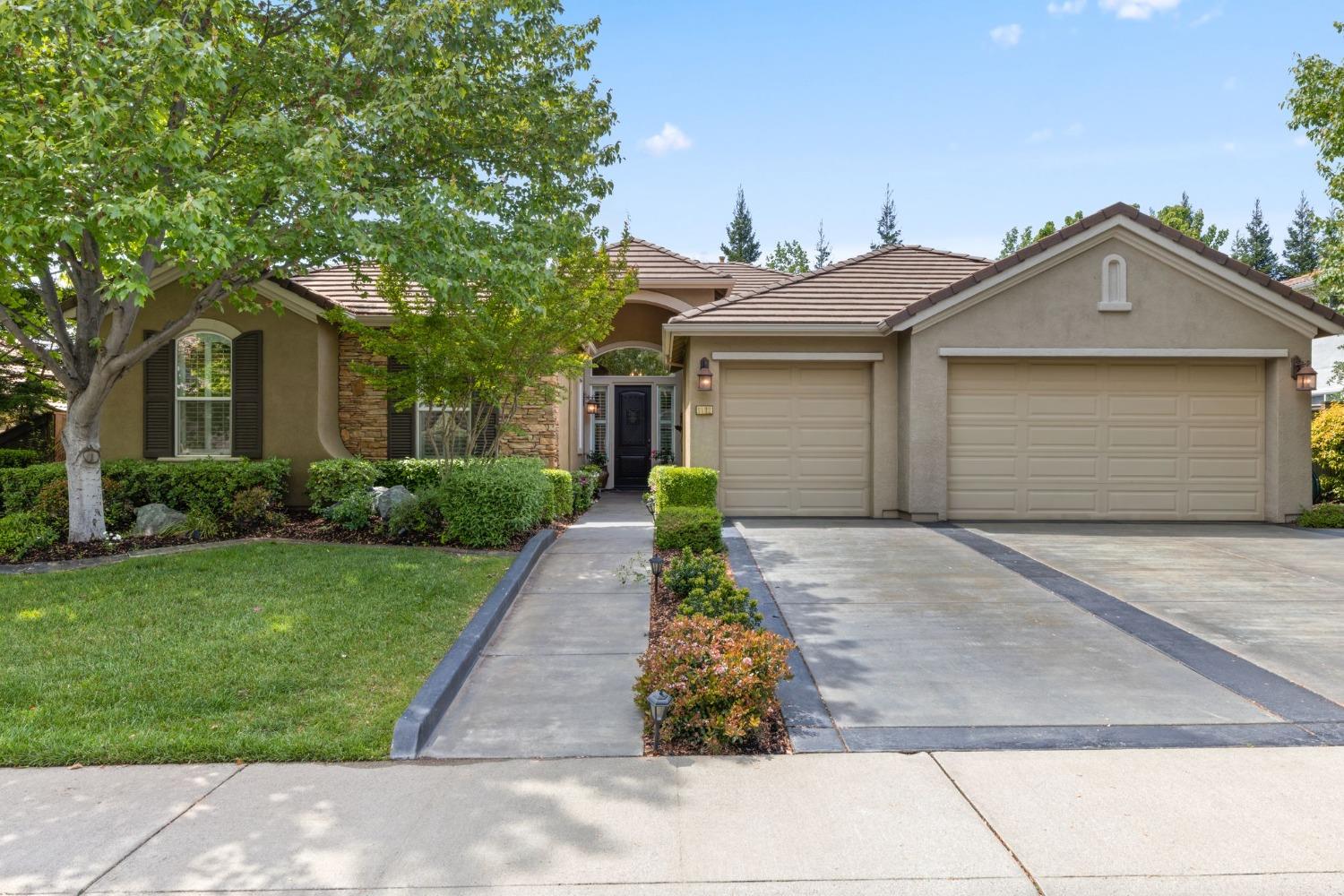 1132 Venezia Drive