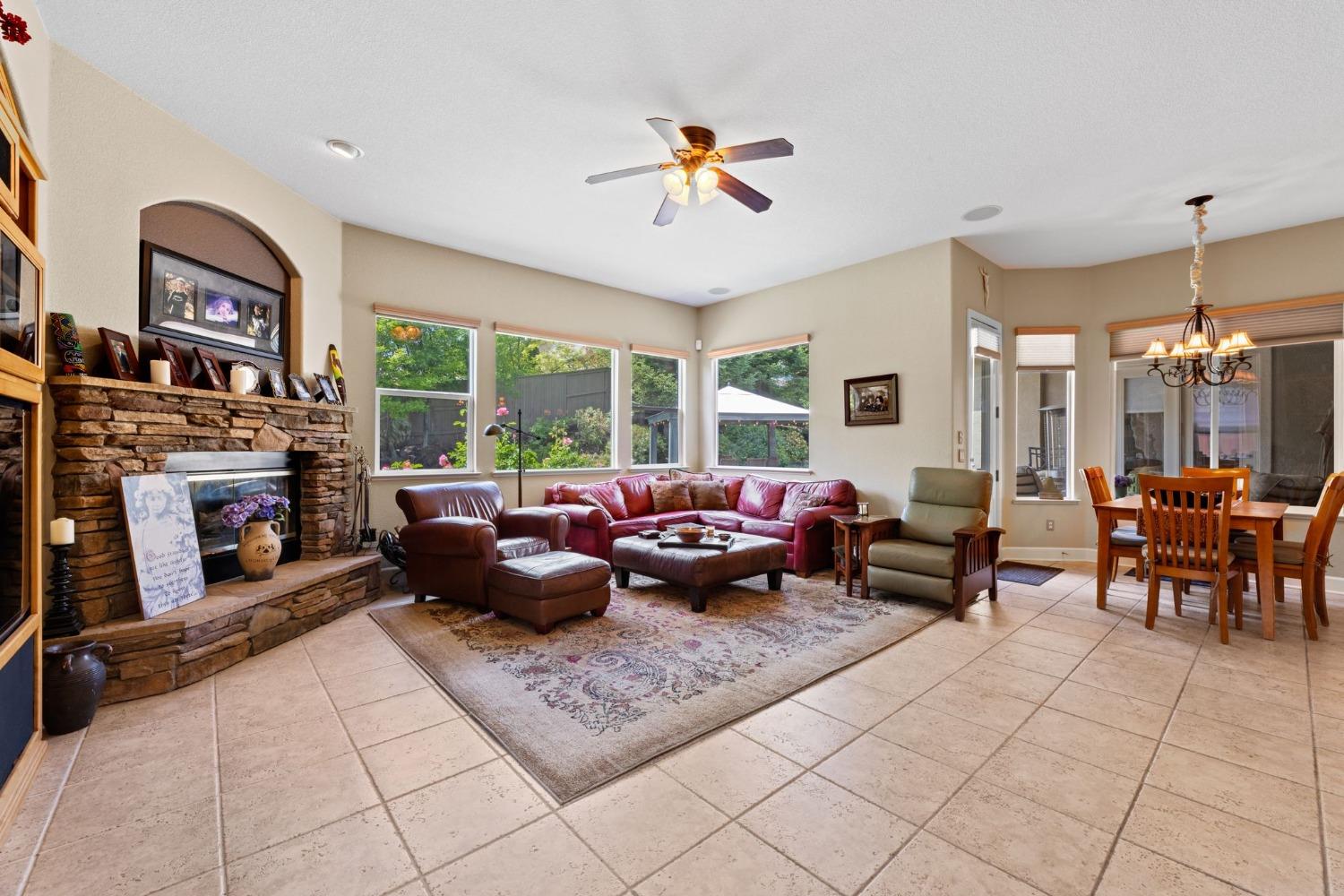 1132 Venezia Drive