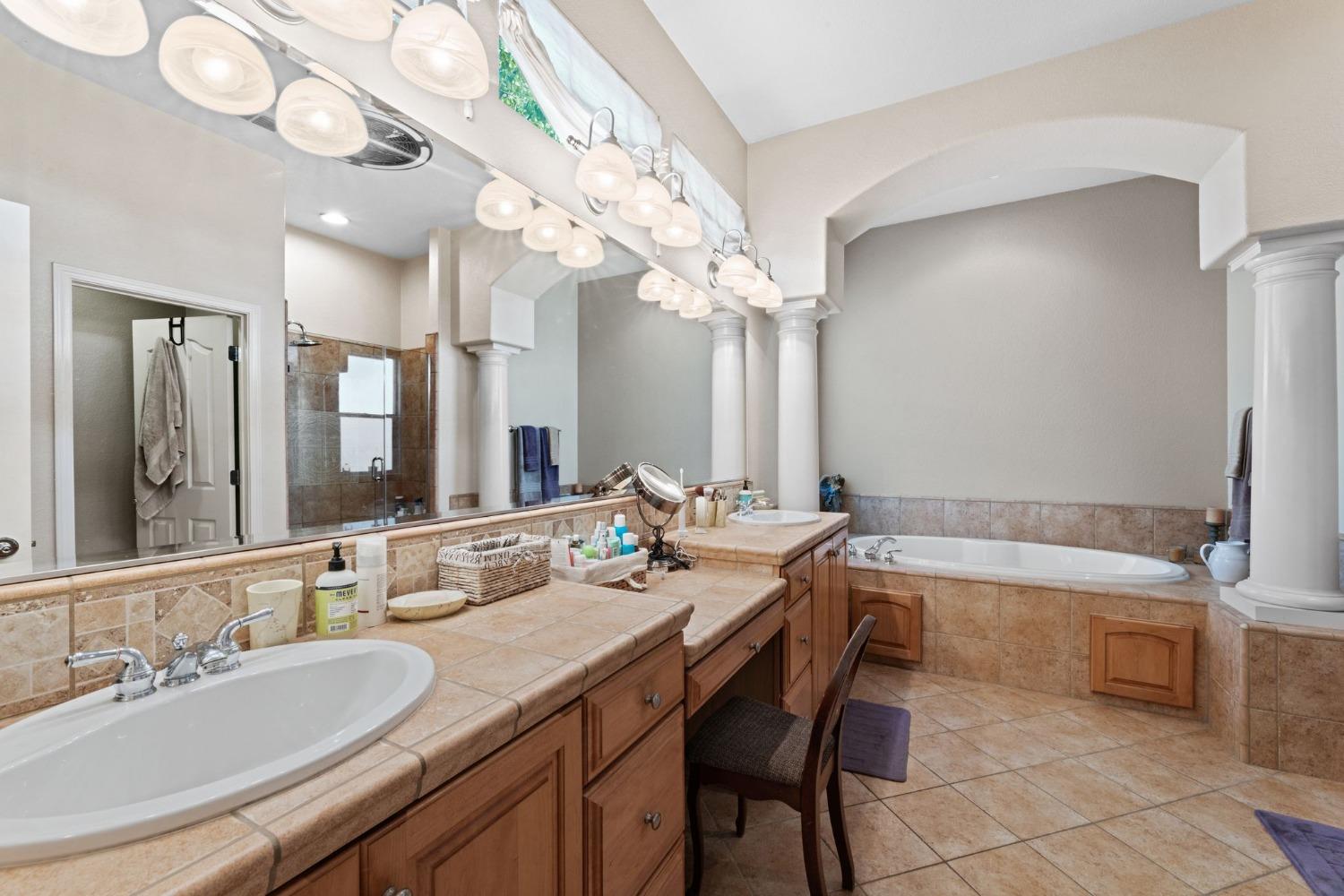1132 Venezia Drive