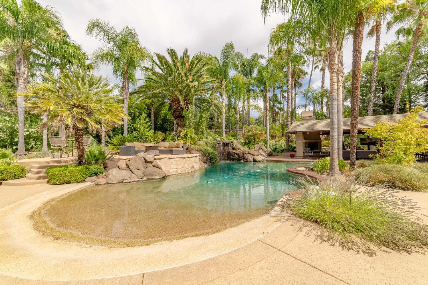 2563 Shadowfax Lane