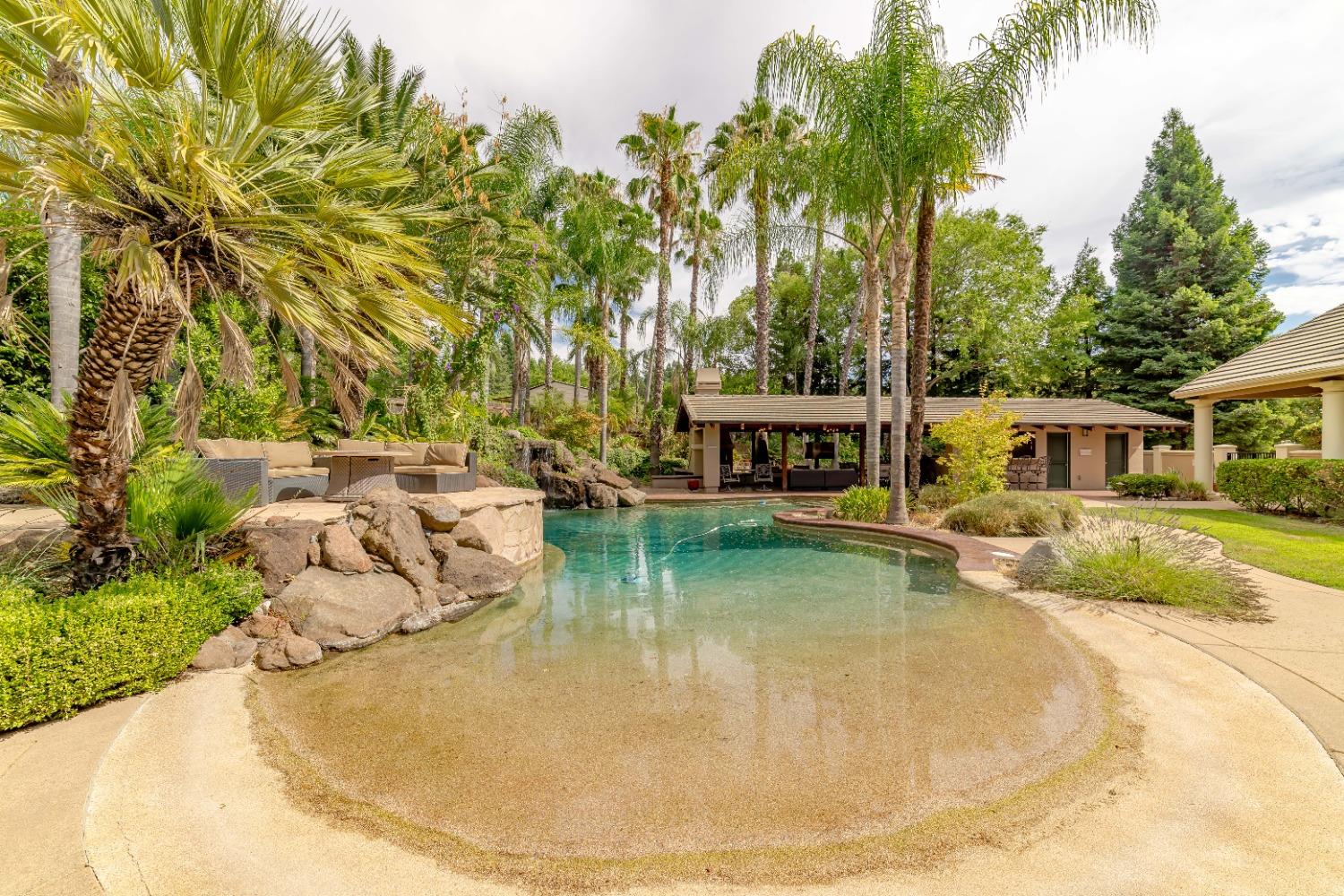2563 Shadowfax Lane
