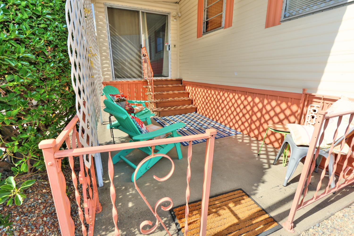 28 Golden Inn Way