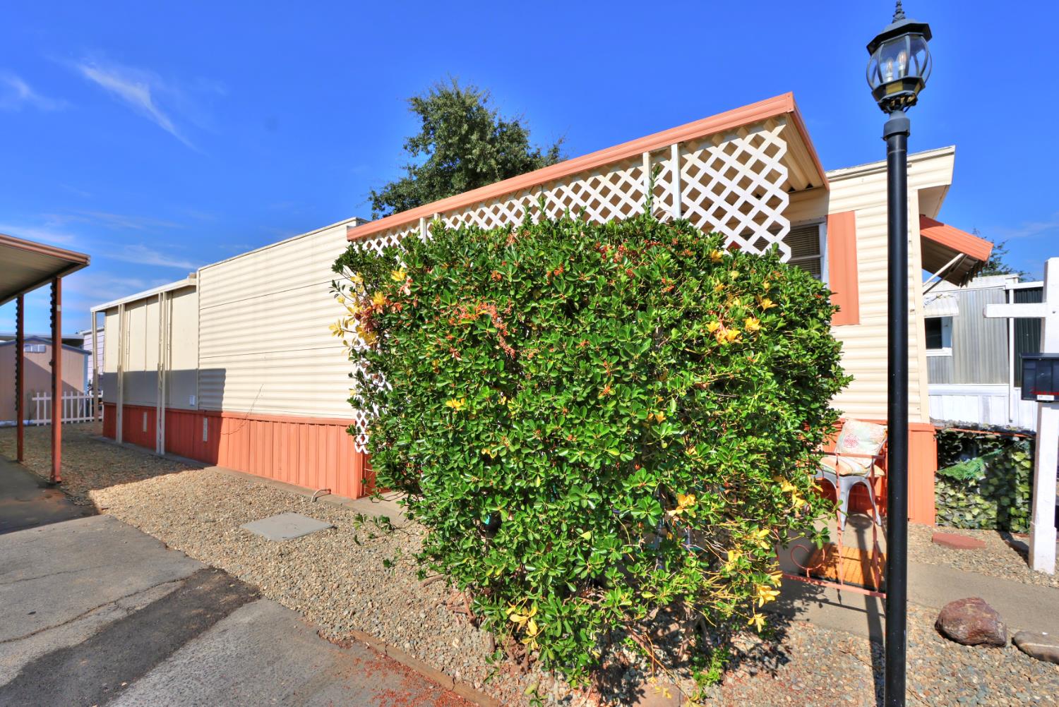 28 Golden Inn Way