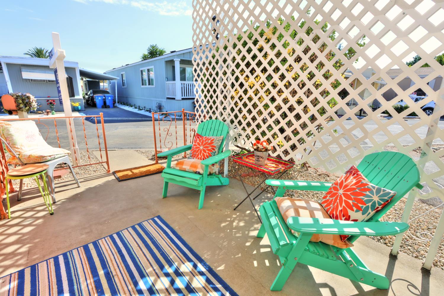 28 Golden Inn Way
