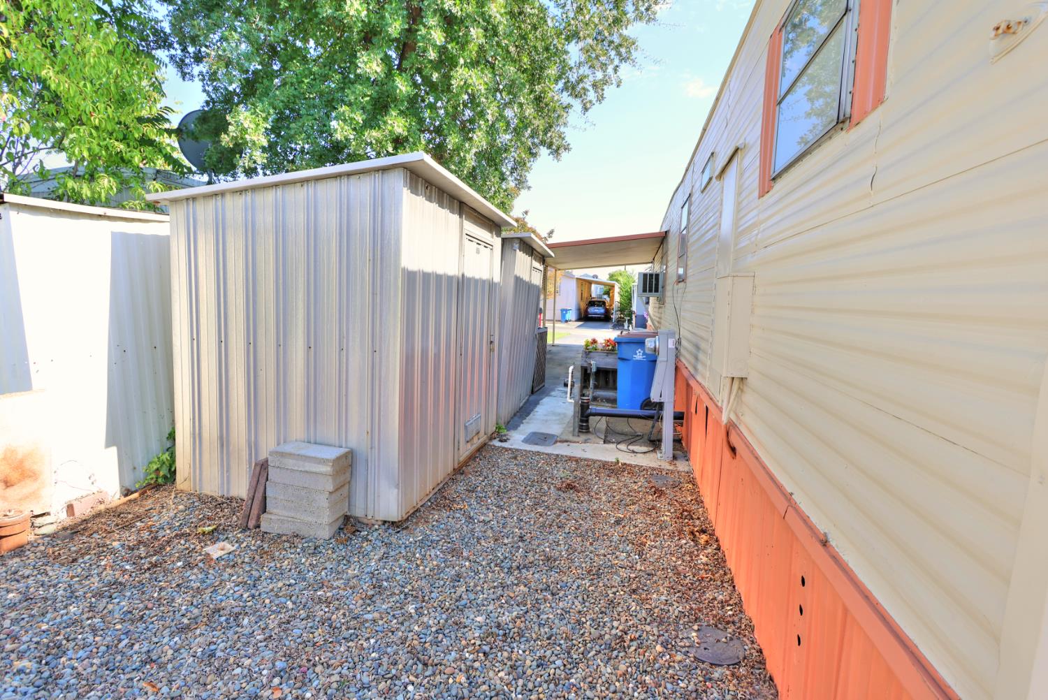 28 Golden Inn Way