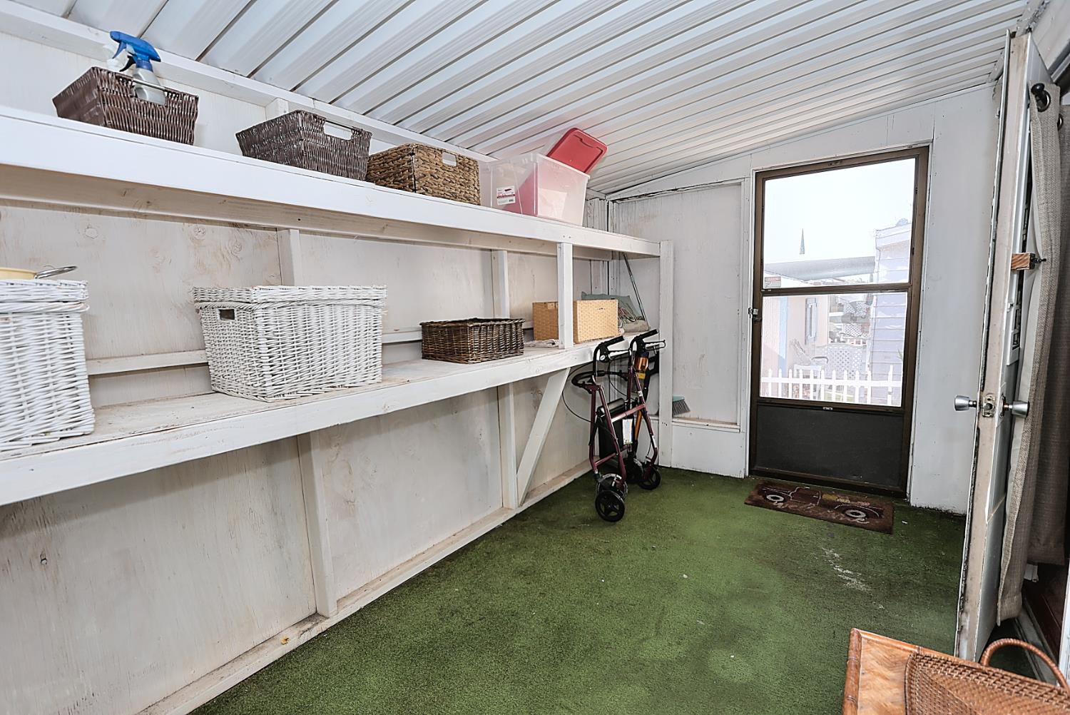 28 Golden Inn Way