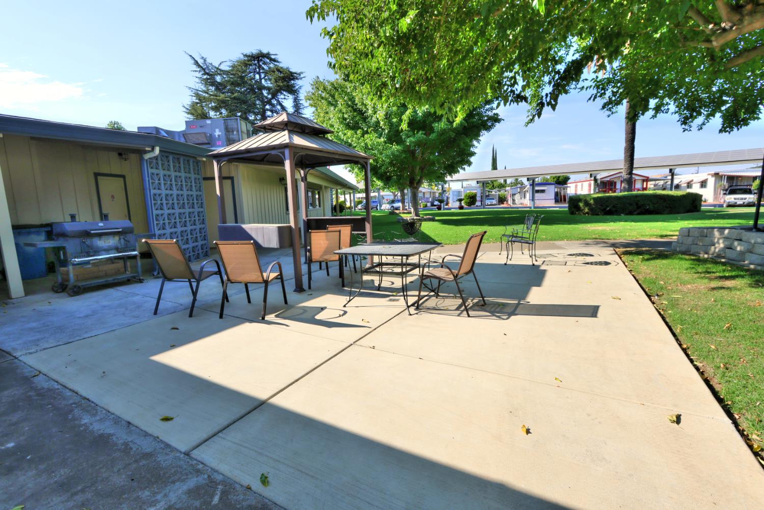 28 Golden Inn Way