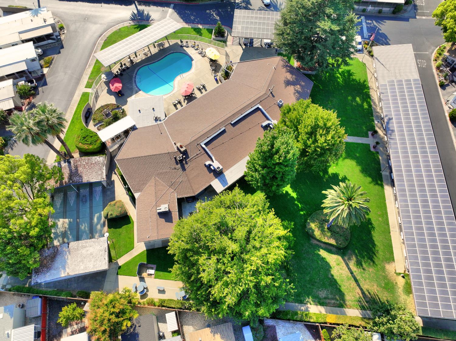 28 Golden Inn Way