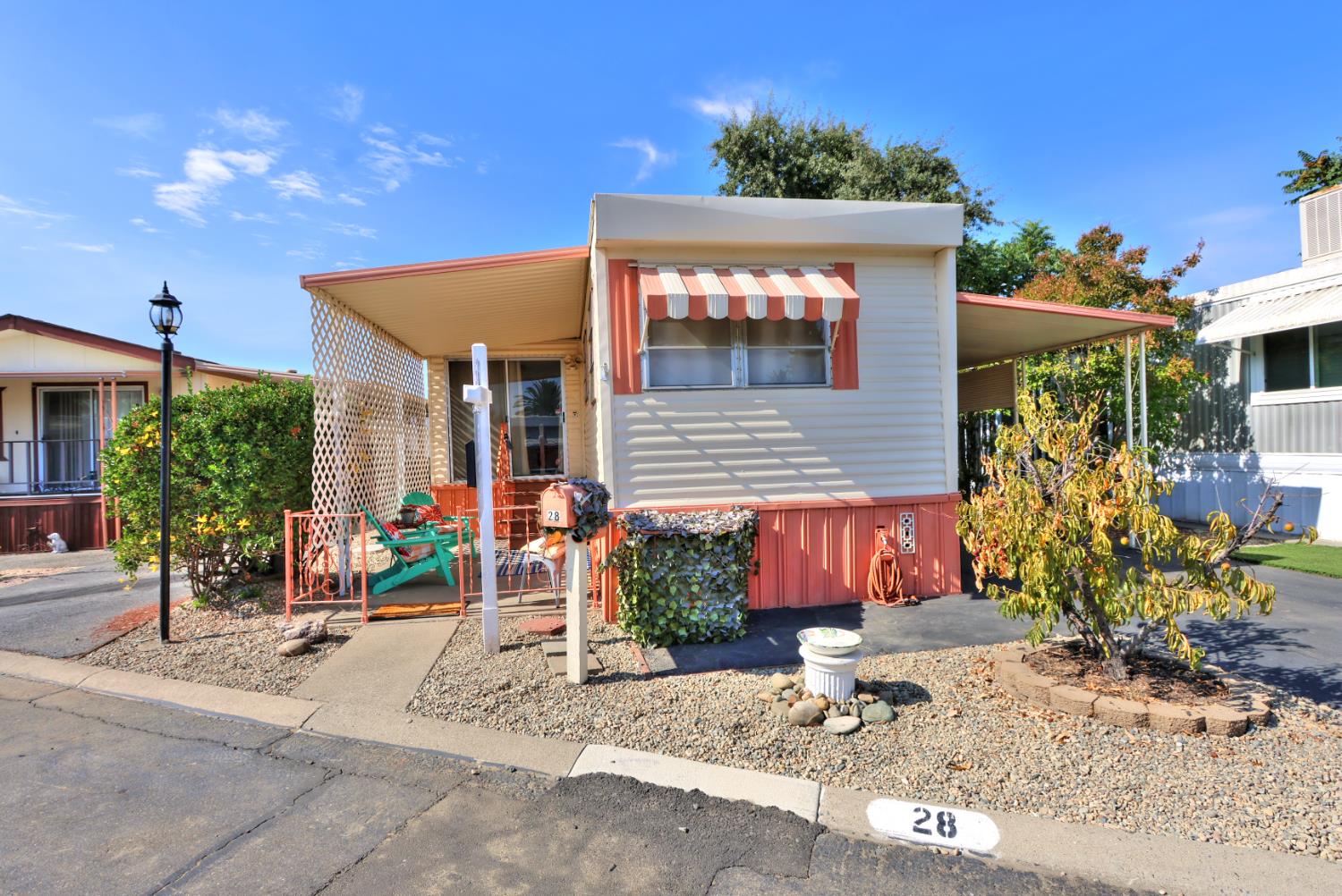 28 Golden Inn Way