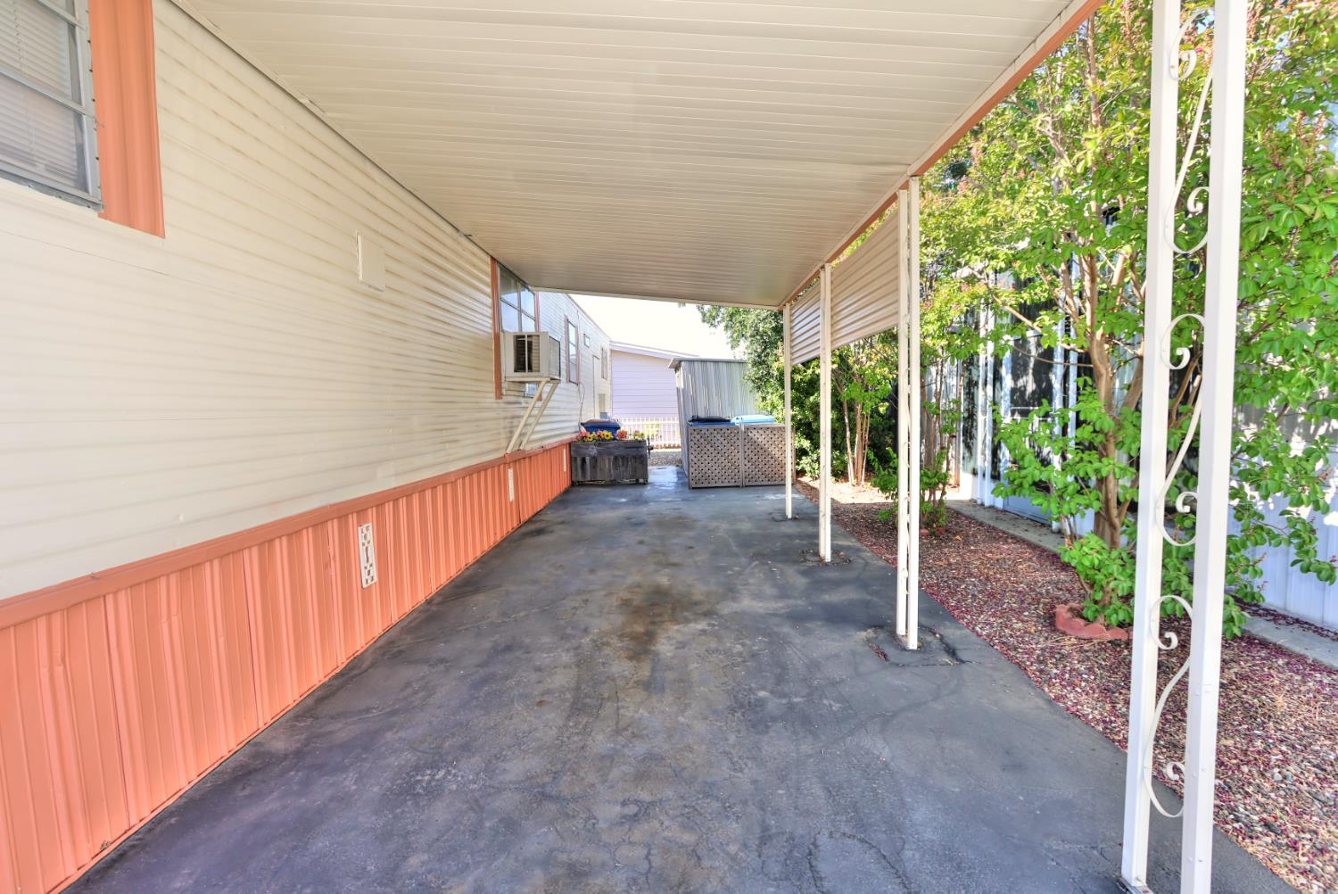 28 Golden Inn Way