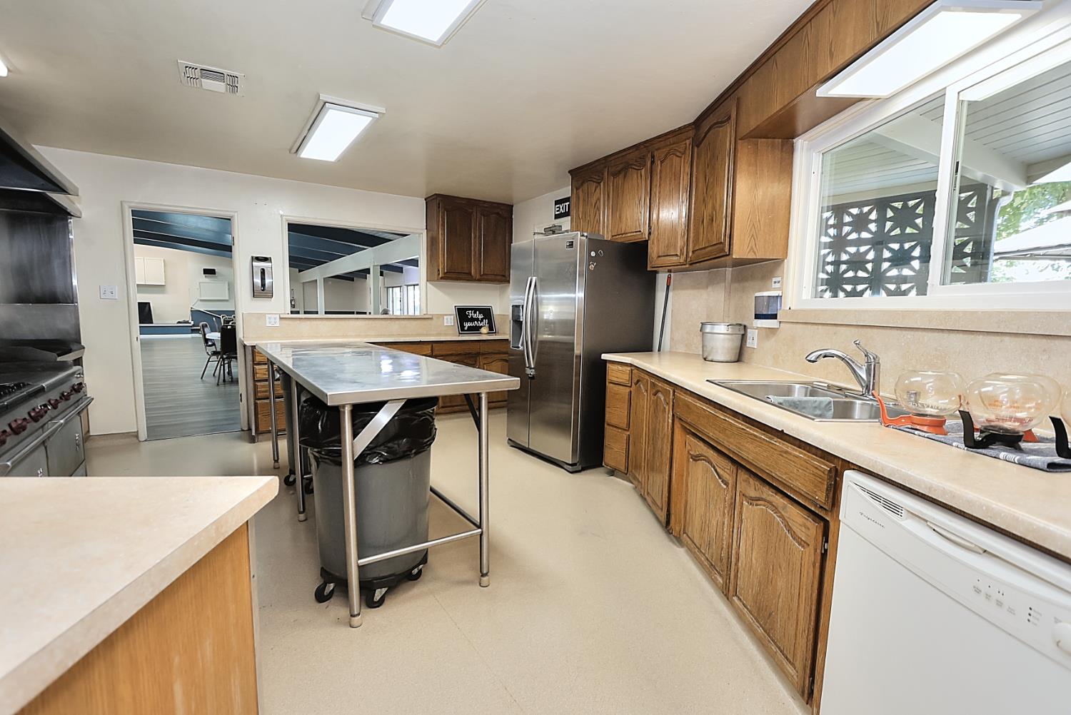 28 Golden Inn Way