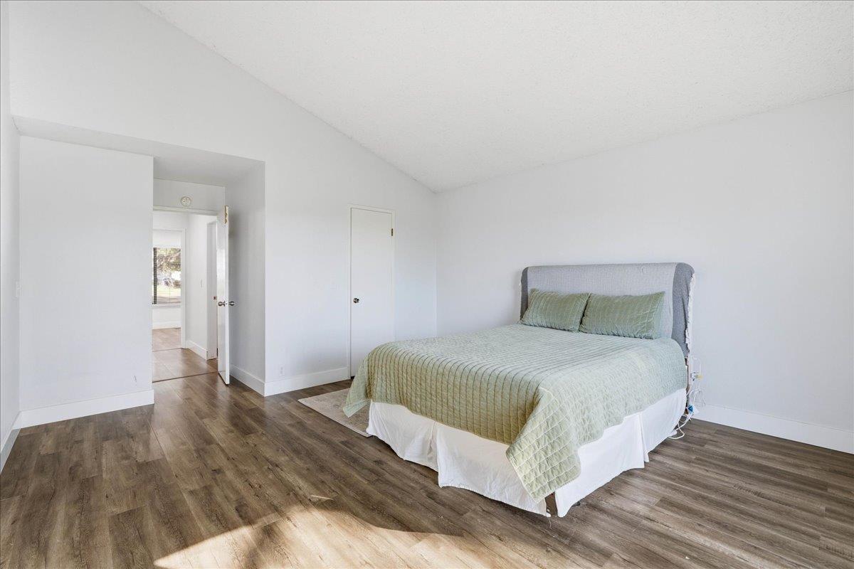 2836 La Crescenta Drive