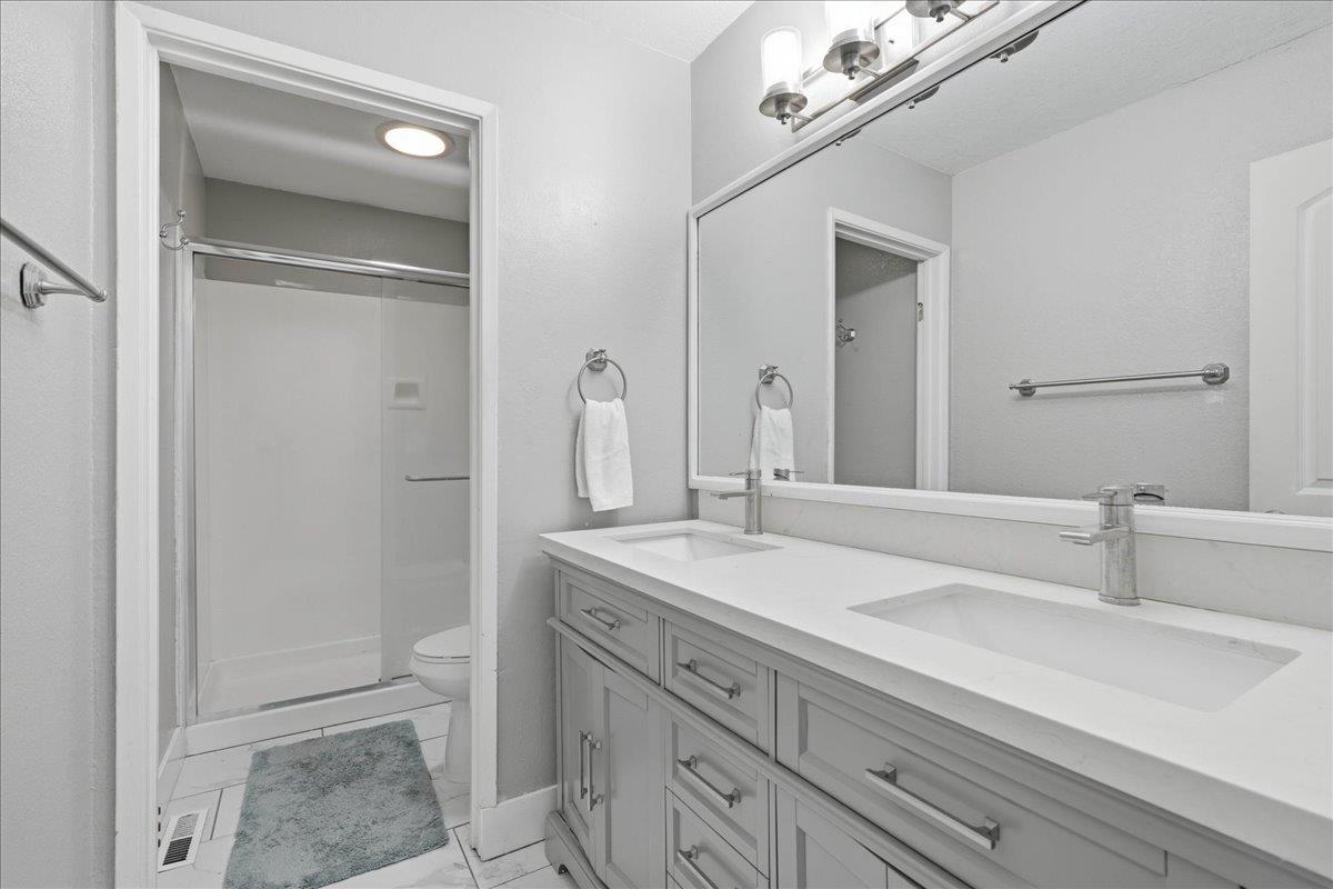 2836 La Crescenta Drive