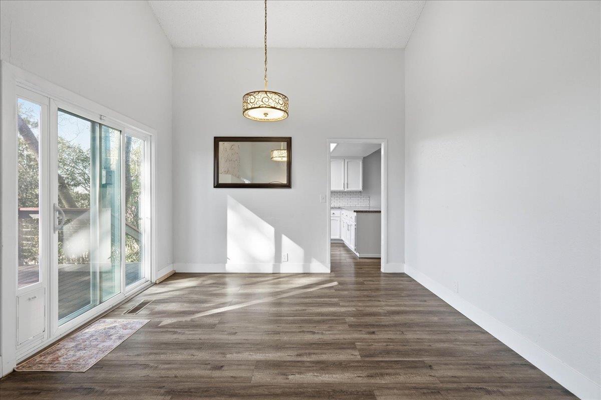 2836 La Crescenta Drive